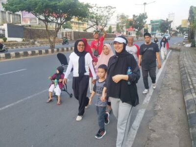 Warga Perum Bumi Puspa Kencana Meriahkan HUT RI ke-80 dengan Jalan Sehat