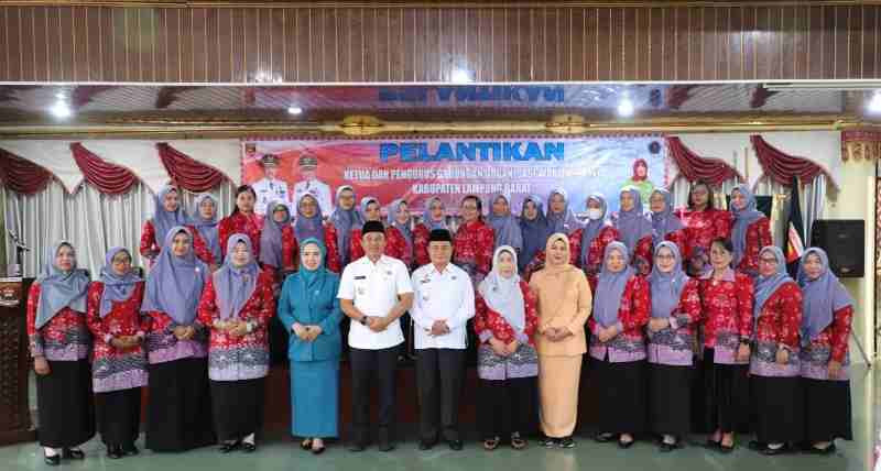 Bupati Parosil Mabsus Lantik Pengurus GOW Lampung Barat 2025–2029, Tekankan Peran Strategis Perempuan