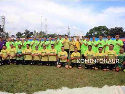 Laga Ekshibisi Meriahkan Pembukaan Turnamen Sepak Bola Bupati Cup 2025 di Kaur