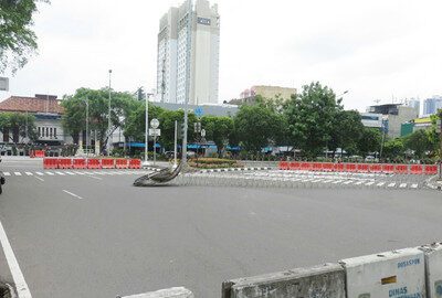 Jalan Veteran sudah ditutup jelang aksi 313. Foto: kumparan