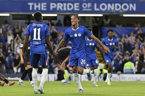 Drama Menit Akhir! Liverpool dan Chelsea Amankan Kemenangan di Piala Liga Inggris