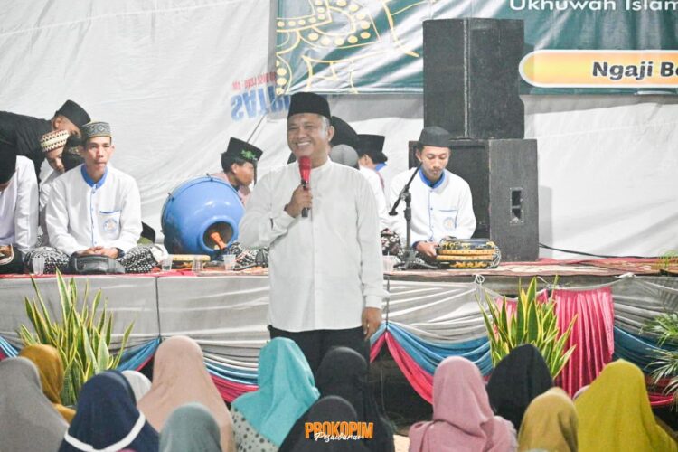 Wabup Pesawaran Ajak Masyarakat Teladani Akhlak Rasulullah Lewat Pengajian Maulid