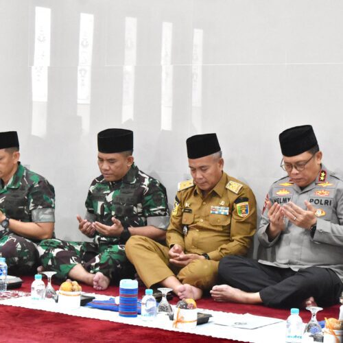 Kasrem 043/Gatam Hadiri Peringatan Maulid Nabi dan Doa Bersama di Polda Lampung