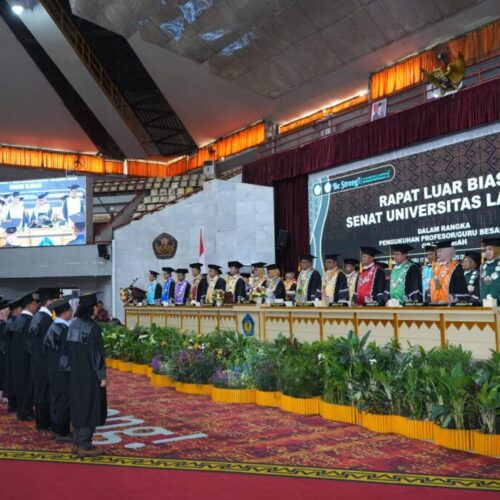 Unila Kukuhkan 9 Profesor Baru, Jumlah Guru Besar Capai 166 Orang