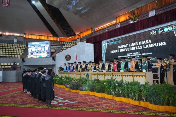 Unila Kukuhkan 9 Profesor Baru, Jumlah Guru Besar Capai 166 Orang