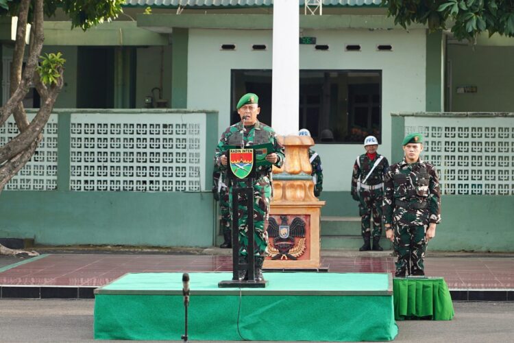 Kasdam XXI/Radin Inten Pimpin Upacara Bulanan, Sampaikan Amanat Pangdam Mayjen TNI Kristomei Sianturi