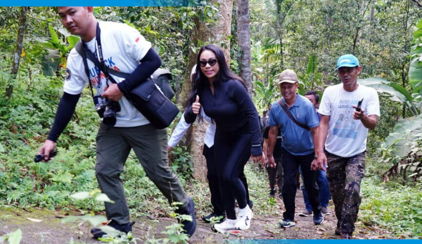 Ketua TP PKK Lamsel Zita Anjani Kunjungi Air Terjun Way Tayas