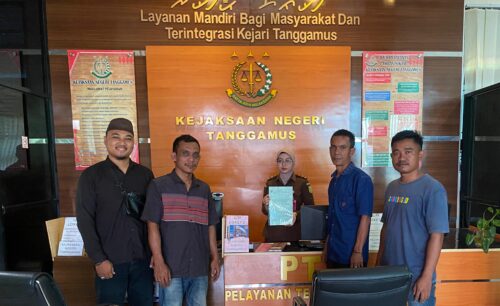 Ratusan Warga Tanjung Sari Gugat Kepemimpinan Kepala Pekon, Desak Bupati Tanggamus Segera Bertindak!