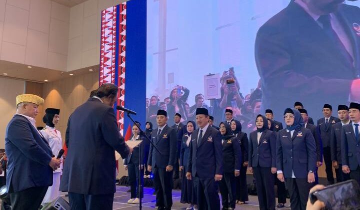 Surya Paloh Lantik Pengurus Baru DPW NasDem Lampung Masa Bakti 2025–2029