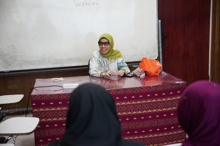 UPA Bahasa Gelar Kelas Duolingo Tingkatkan Kemampuan Bahasa Inggris Mahasiswa