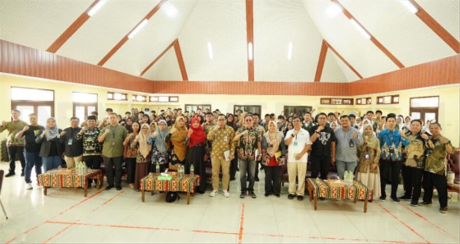 OJK Dorong Literasi Keuangan Ramah Lingkungan Lewat Program Bank Sampah Sekolah di Bandar Lampung