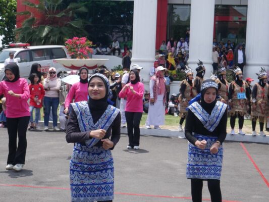 Wali Kota Eva Dwiana Ikut Turun ke Lapangan Meriahkan Lomba Senam Kreasi Tabola Bale