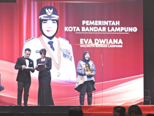 Wali Kota Bandar Lampung Raih Penghargaan “Excellence in Public Service Innovation” dari Garuda TV