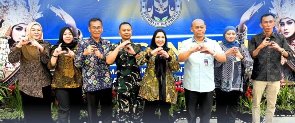 Wali Kota Eva Dwiana Hadiri Bimtek Petugas Penjamah Makanan Program MBG