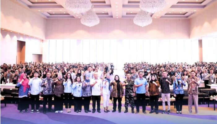 Wali Kota Eva Dwiana Hadiri Bimtek Petugas Penjamah Makanan Program MBG