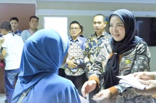 Wali Kota Bandar Lampung Salurkan Bantuan Sosial untuk 74 Warga Terdampak Bencana