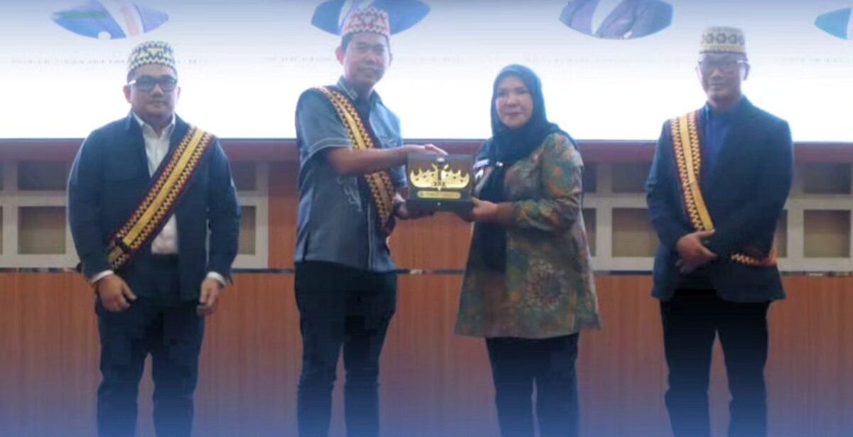 Wali Kota Eva Dwiana Buka Seminar Nasional APHTN-HAN Lampung 2025