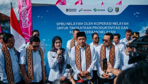 Wagub Lampung Dampingi Menkop Letakkan Batu Pertama SPBUN di Labuhan Maringgai