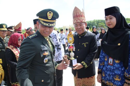 Kasrem 043/Gatam Hadiri Upacara Peringatan HUT Kabupaten Mesuji ke-17, HUT PGRI ke-80, HUT KORPRI ke-54, dan Hari Pahlawan 2025