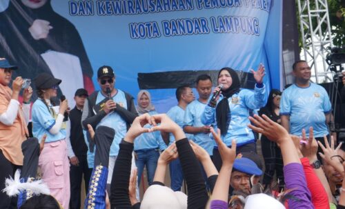 Wali Kota Eva Dwiana Buka Lomba Senam Kreasi Tabola Bale, Ajak Masyarakat Jaga Kesehatan dan Pererat Solidaritas