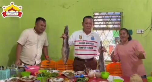 Ike Edwin Nikmati Makanan Khas Lampung di Pindang Dea: Mengan Bangik, Cara Orang Lampung Menjaga Silaturahmi