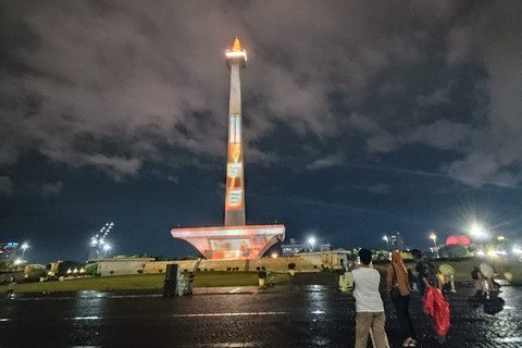 Monas Week 2025 Hadirkan Video Mapping dan Air Mancur Menari, Warga Antusias Padati Monas