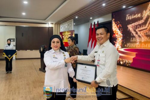 Bupati Pesibar Raih Penghargaan Kemenimipas pada Hari Bhakti ke-1 Tahun 2025
