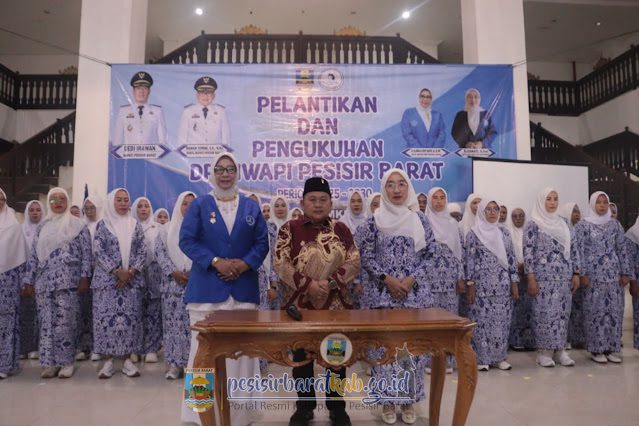 Wabup Pesisir Barat Lantik Pengurus IWAPI 2025–2030, Tegaskan Peran Strategis Perempuan dalam Pembangunan Daerah