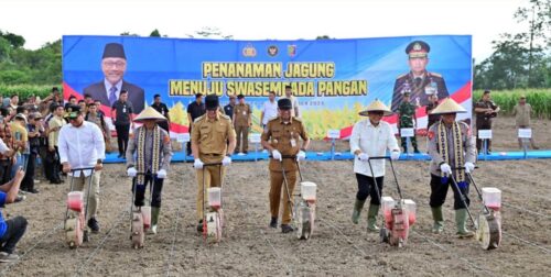 Polri Turun ke Ladang, Produksi Pangan Melonjak: Zulhas Tegaskan Gotong Royong Kunci Ketahanan Nasional