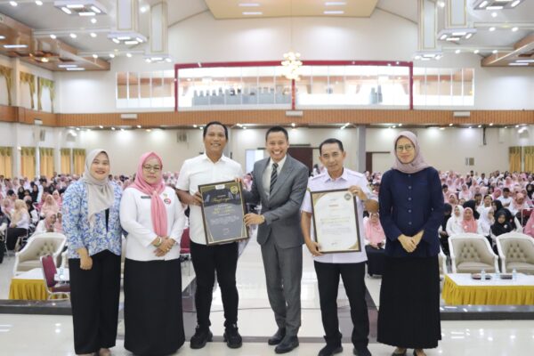 KNPI Provinsi Lampung Raih Penghargaan Kolaborasi pada Seminar Nasional “How To Be A Great” di Graha Adora