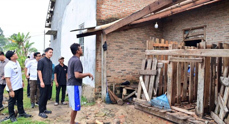 Bupati Egi Tinjau Lokasi Puting Beliung di Candipuro, Pastikan Penanganan Cepat dan Terkoordinasi