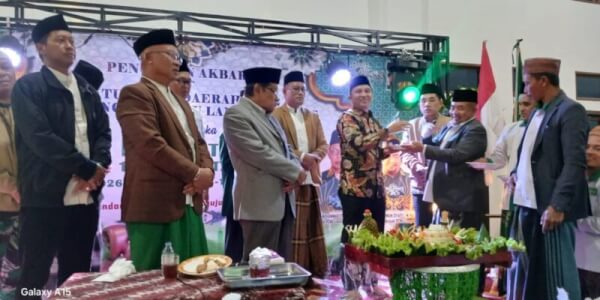 Bupati Parosil Hadiri Pengajian Akbar SILATDA ke II Harlah NU ke-100 di Sekincau