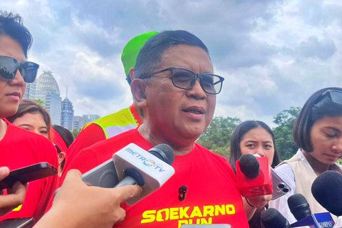 Hasto Tegaskan PDIP Koalisi Permanen dengan Rakyat, Golkar–Gerindra Bahas Koalisi Politik 2029