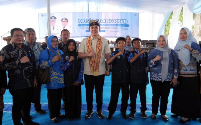 Tiga Siswa SMPN Satap 2 Kalianda Dapat Apresiasi Bupati Egi Usai Sampaikan Aspirasi di Musrenbang