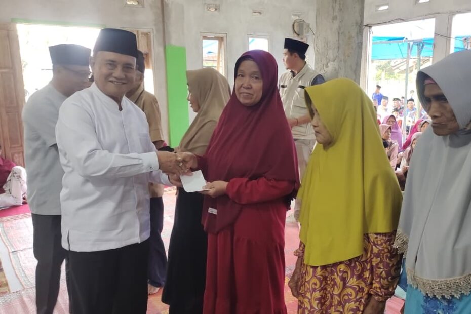 Lakukan Safari Ramadhan Wakil Bupati Lampung Barat Serahkan Santunan Hingga Bantuan Masjid