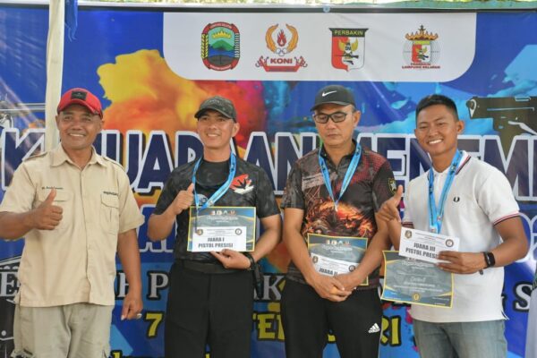 Banggakan Satuan, Prajurit Yonif 7 Marinir Raih Juara 3 Lomba Menembak Perbakin Lampung Selatan