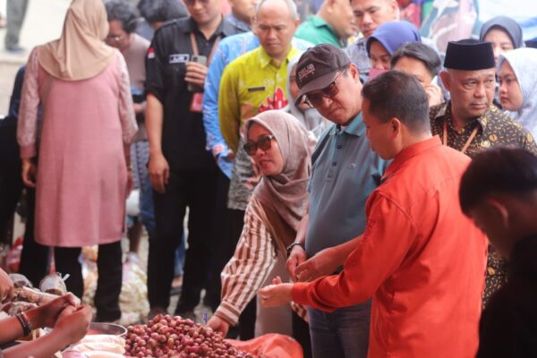 Jelang Ramadhan 2026, Sekda Nukman Sidak Harga Sembako di Pasar Liwa, Ini Hasil Mengejutkannya!