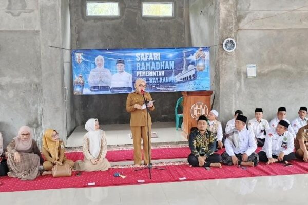 Pererat Kedekatan dengan Warga, Bupati Ayu Asalasiyah Gelar Safari Ramadan di Rebang Tangkas