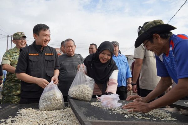 Pulau Pasaran Sentra Pengolahan Ikan Teri Terbesar di Lampung