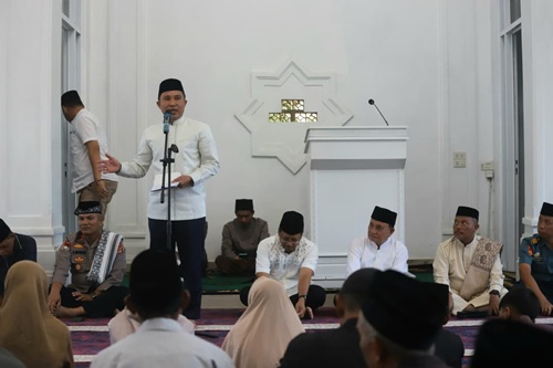 Bupati Parosil Titip Pesan Pembangunan Tiga Ruas Jalan Di Lampung Barat ke Gubernur