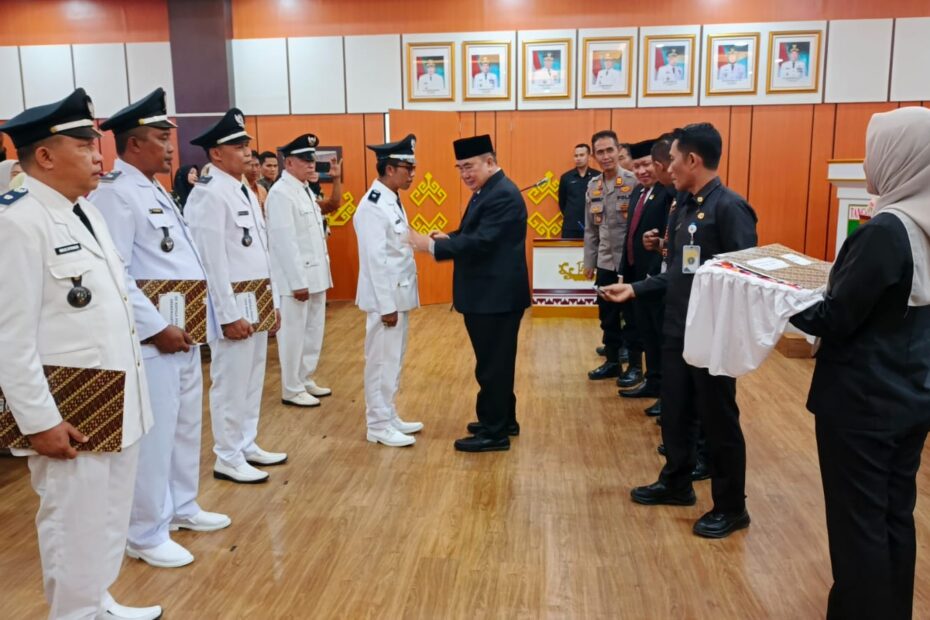 Bupati Tanggamus Lantik 5 PAW Kepala Pekon, Moh Saleh Asnawi Tekankan Pelayanan dan Pendidikan Warga