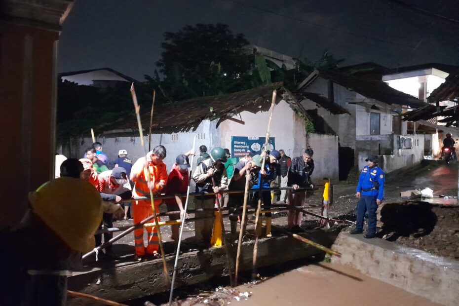 Satgas Gabungan Bandar Lampung Gerak Cepat Tangani Dampak Hujan Lebat di Sejumlah Wilayah