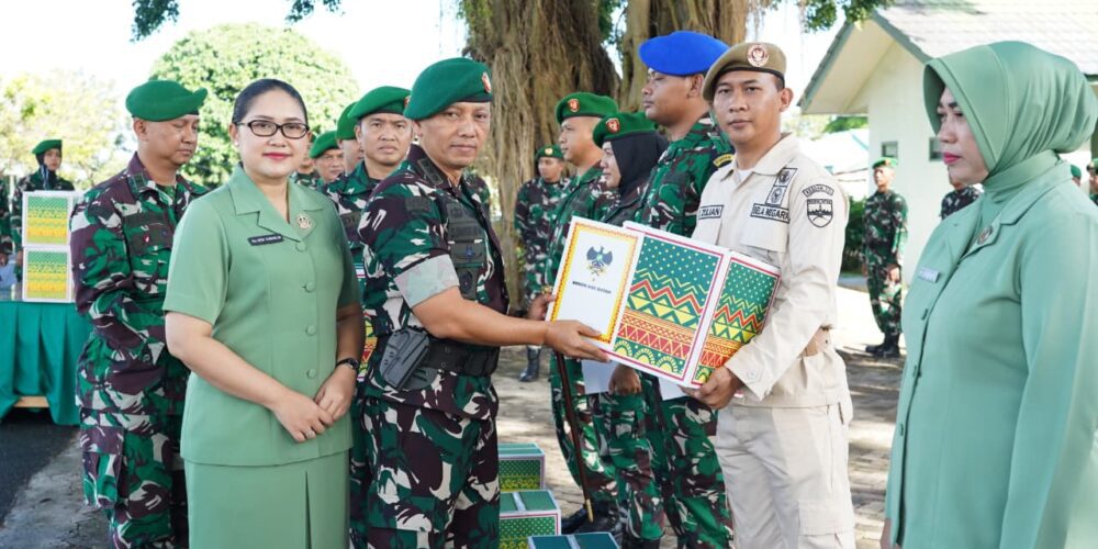 Danrem 043/Gatam Lepas Cuti Lebaran Gelombang Pertama, Prajurit Diberi Tali Asih