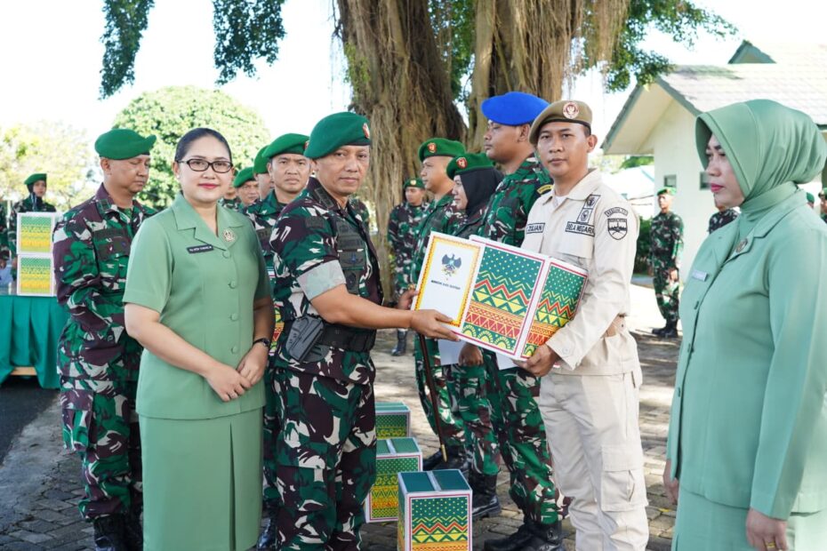 Danrem 043/Gatam Lepas Cuti Lebaran Gelombang Pertama, Prajurit Diberi Tali Asih