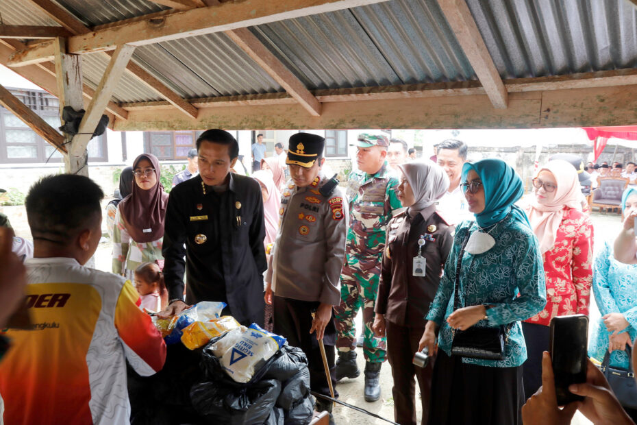 Dibuka Bupati Gusril Pausi, Pasar Murah Ramadan Pemkab Kaur Pangkas Harga Sembako Hingga 20 Persen