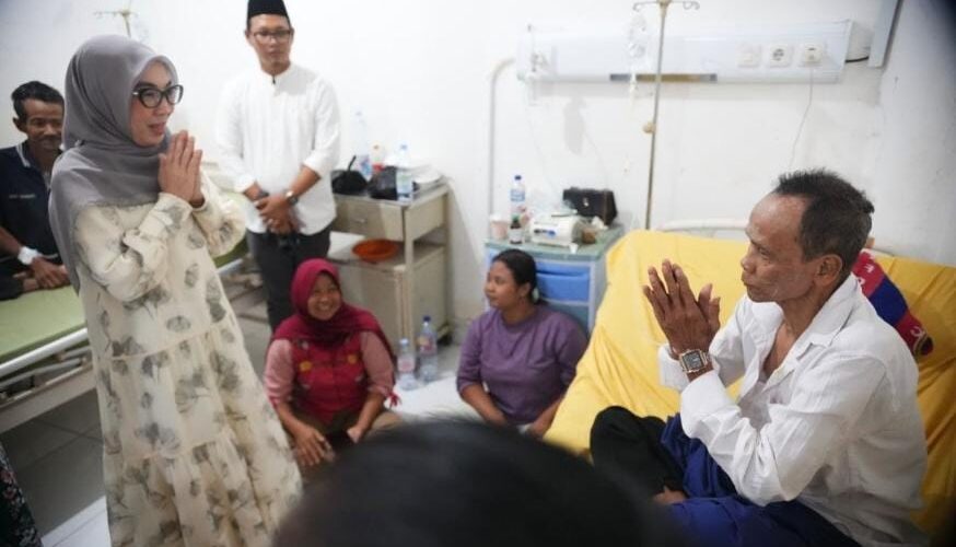 Sentuhan Kemanusiaan di Bulan Suci, Bupati Ayu Asalasiyah Tinjau Layanan Kesehatan dan Sapa Pasien di RSUD ZAPA