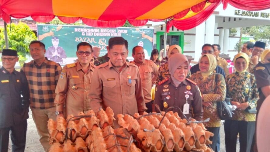 Aksi Nyata Kendalikan Inflasi Ramadan 2026, Kejari Kaur Gelar Pasar Murah dan Bazar UMKM di Bintuhan