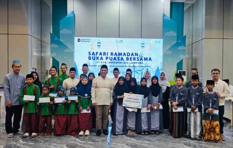 Tebar Berkah Ramadan, PLN UID Lampung dan YBM Santuni 135 Anak Yatim dan Dhuafa