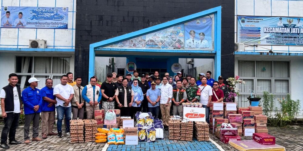 Pemkab Lampung Selatan Salurkan Bantuan untuk 1.175 KK Korban Banjir di Empat Kecamatan