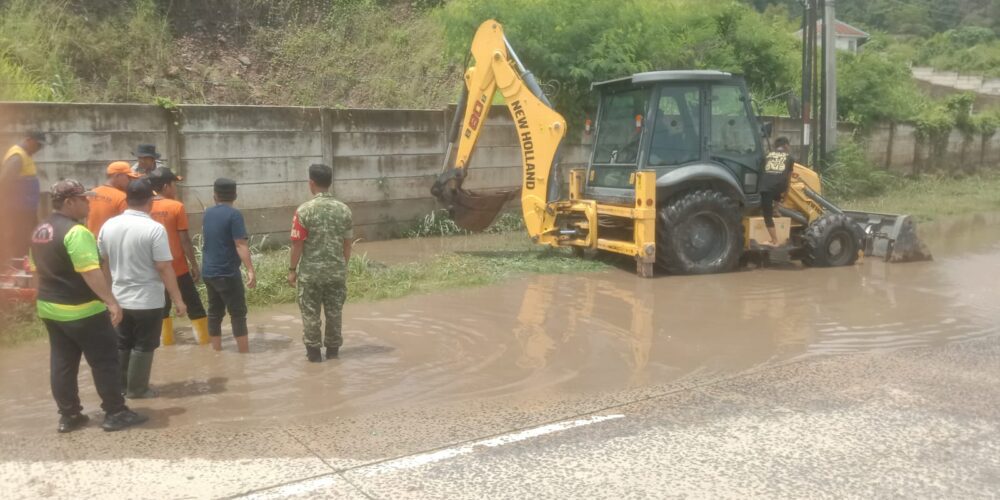 Wali Kota Eva Dwiana Gerak Cepat Tangani Genangan di Jalan Soekarno-Hatta